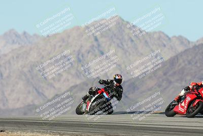 media/Dec-01-2025-Moto Forza (Mon) [[2daa91e15f]]/1-Advanced Group/Session 4 Turn 9/